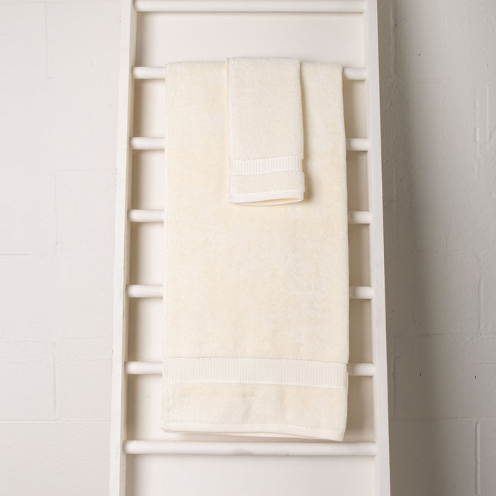 Ivory Hilda Hand Towel
