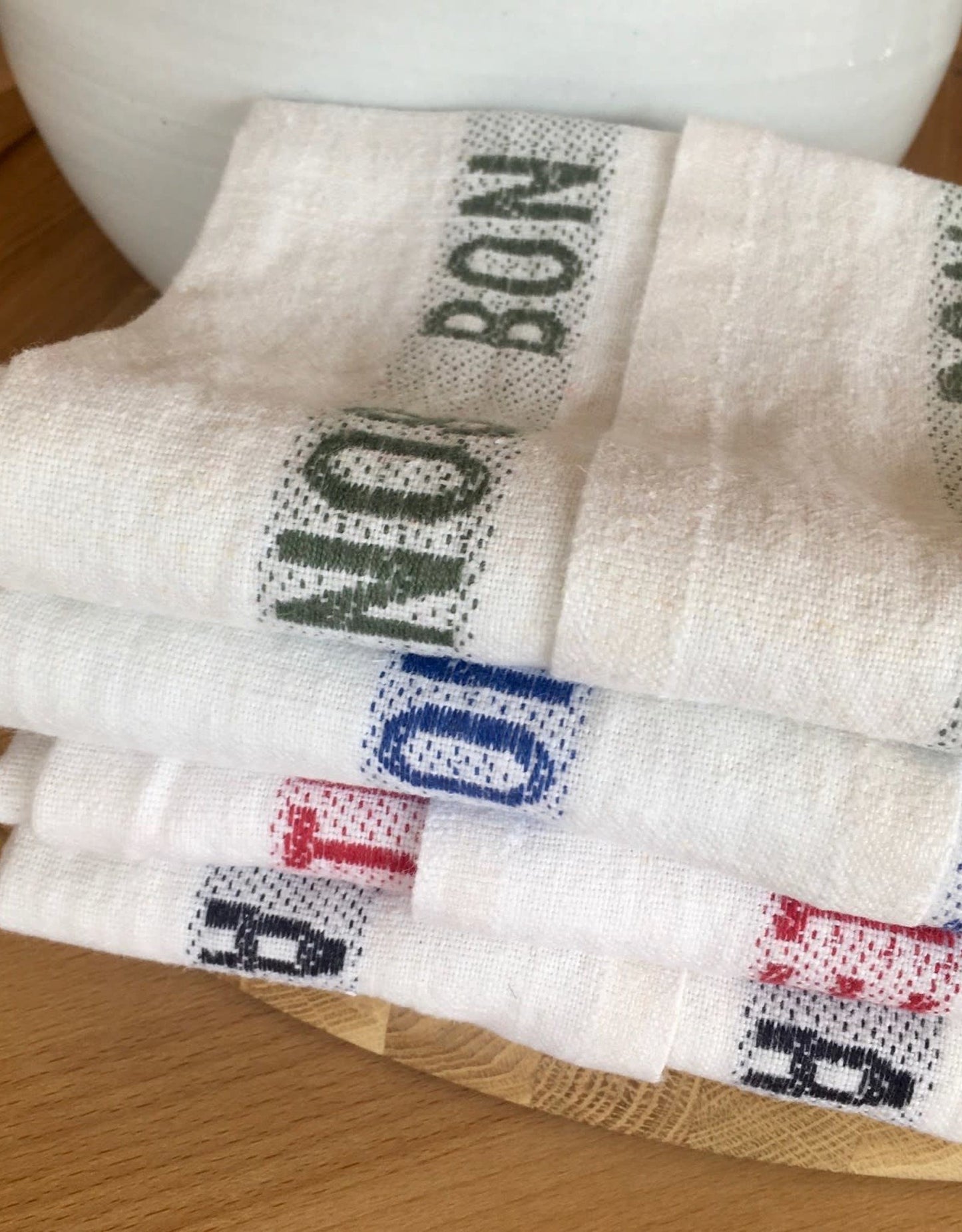 White and Blue ‘Bon Appetit’ Linen Napkin