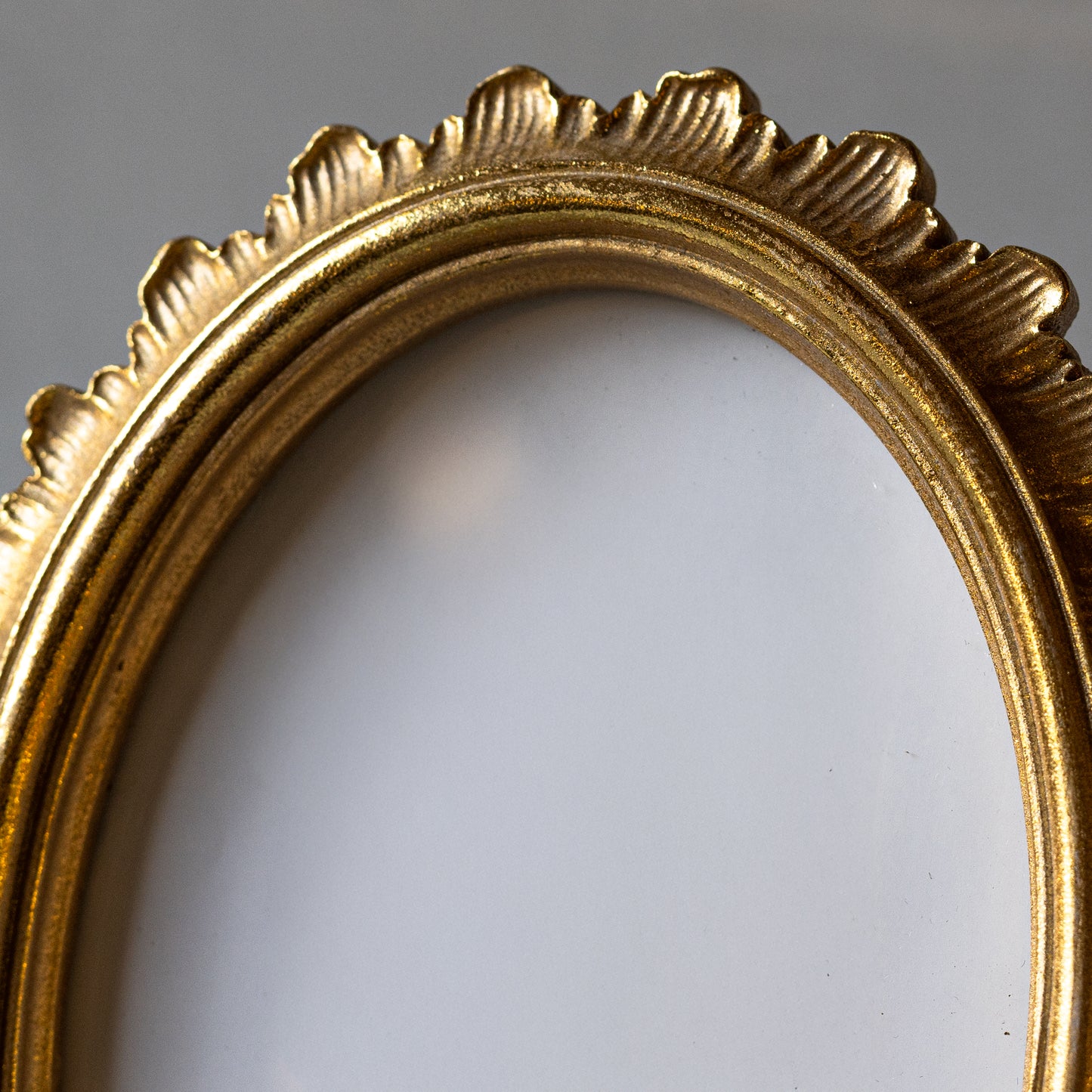 Ornate Falcate Golden Filigree Picture Frame (5"x7")