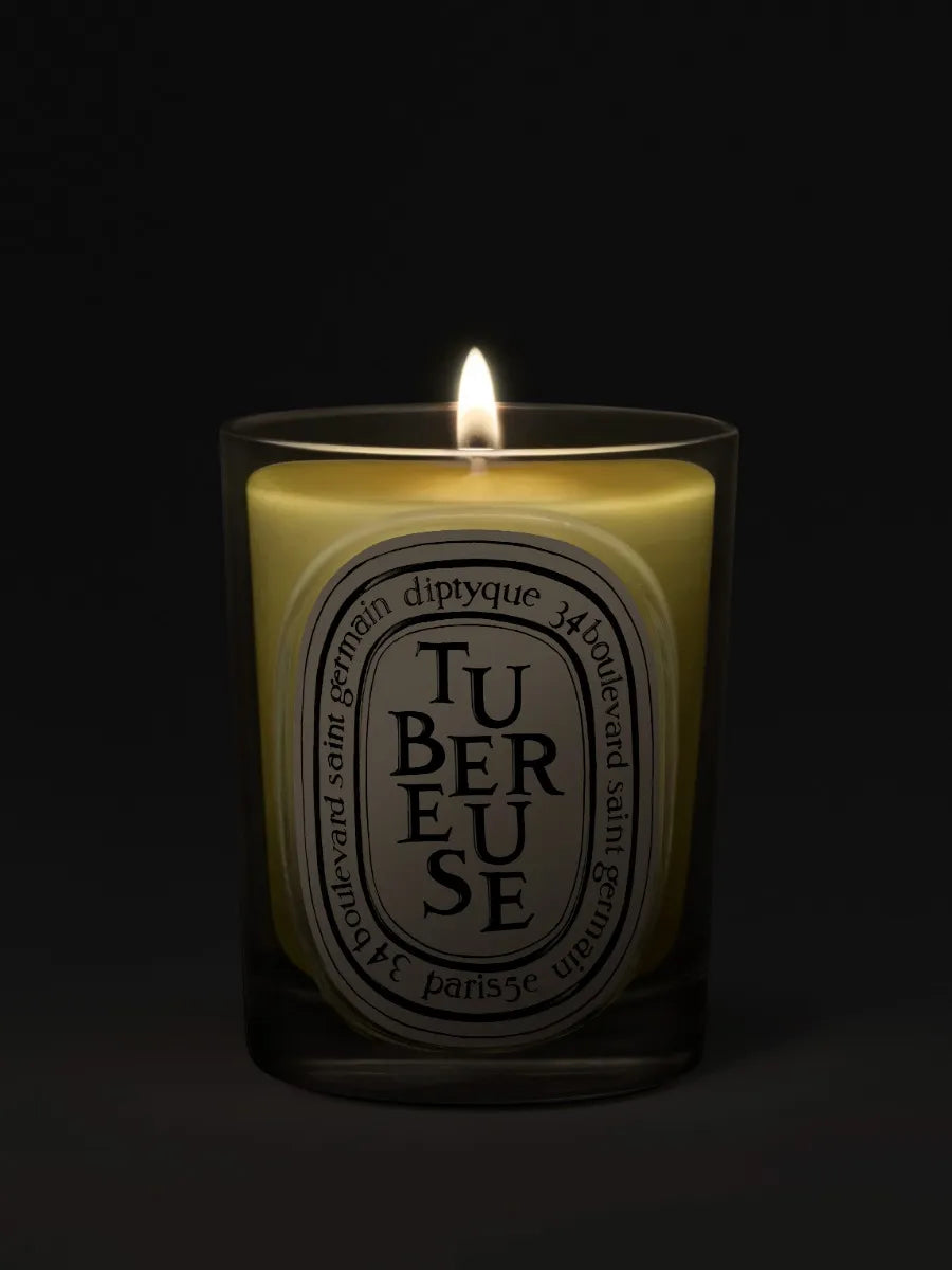 Tubéreuse (Tuberose) - Classic Candle by Diptyque - candlelit view