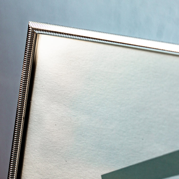Silver Plated Ribbed Tomar Metal Picture Frame (5x7”)