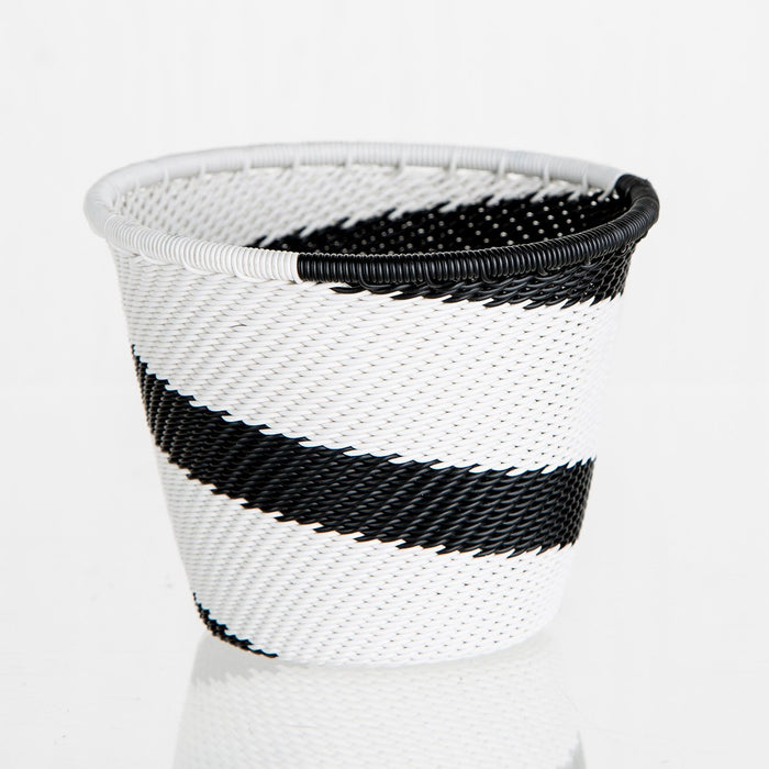 Colorful Telephone-Wire Weave Pencil Cups (short)
