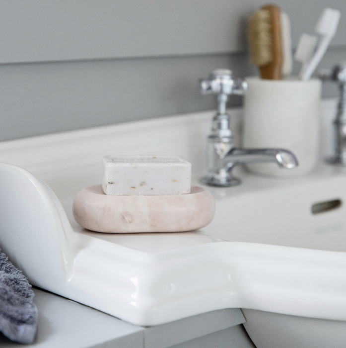 https://www.maison-midi.com/cdn/shop/products/pink-marble-soap-dish-bath-accessories-848265-3_x700.png?v=1588444258